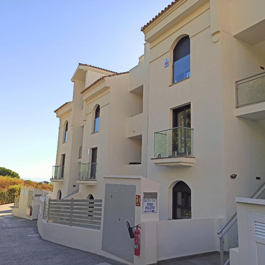 La Paloma Beach Apartment With Pool By Casa Del Sol Hr Manilva Kültér fotó