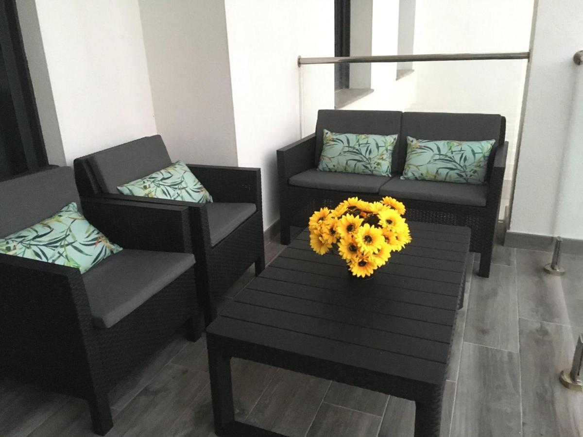 La Paloma Beach Apartment With Pool By Casa Del Sol Hr Manilva Kültér fotó