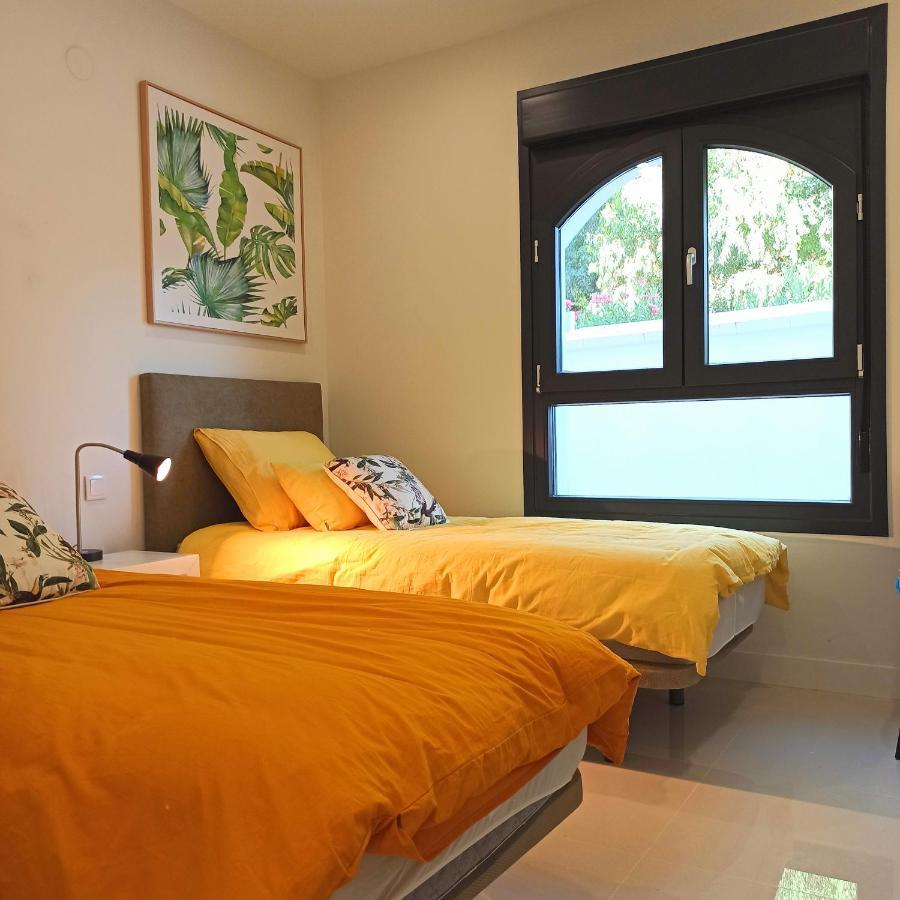 La Paloma Beach Apartment With Pool By Casa Del Sol Hr Manilva Kültér fotó